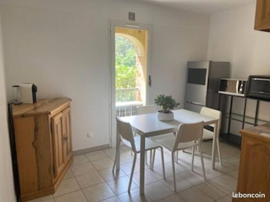 Le Provence Avec Piscine, Climatisation Et Parking Apartment Uzes Exterior photo